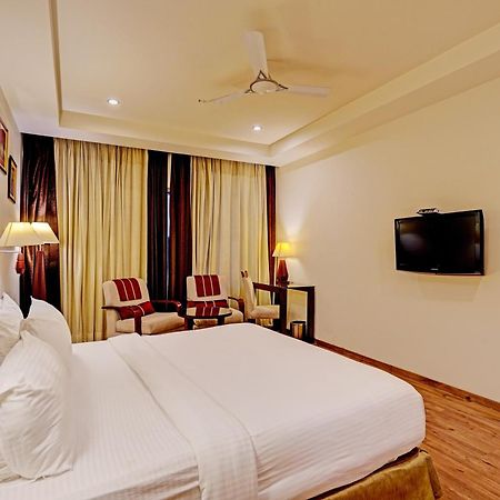 Hotel Marina Near Igi Airport Delhi Új-Delhi Kültér fotó
