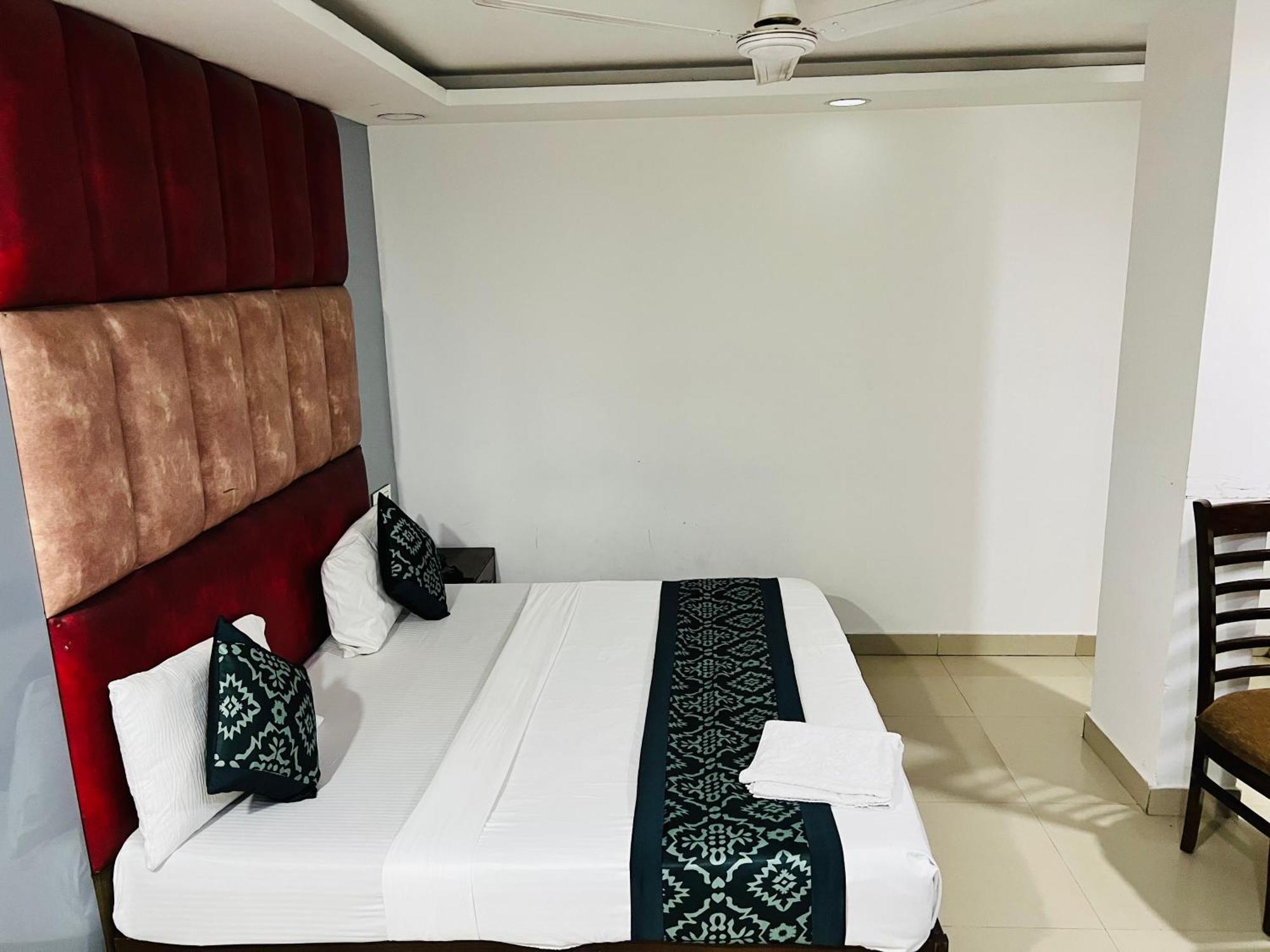 Hotel Marina Near Igi Airport Delhi Új-Delhi Kültér fotó