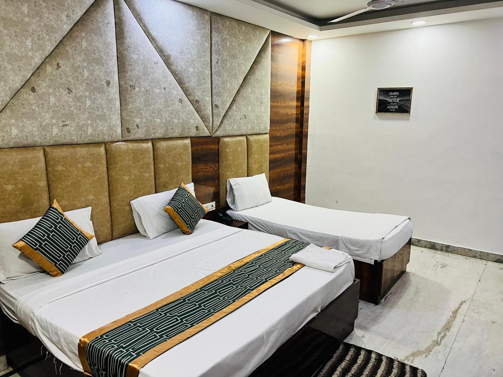Hotel Marina Near Igi Airport Delhi Új-Delhi Kültér fotó