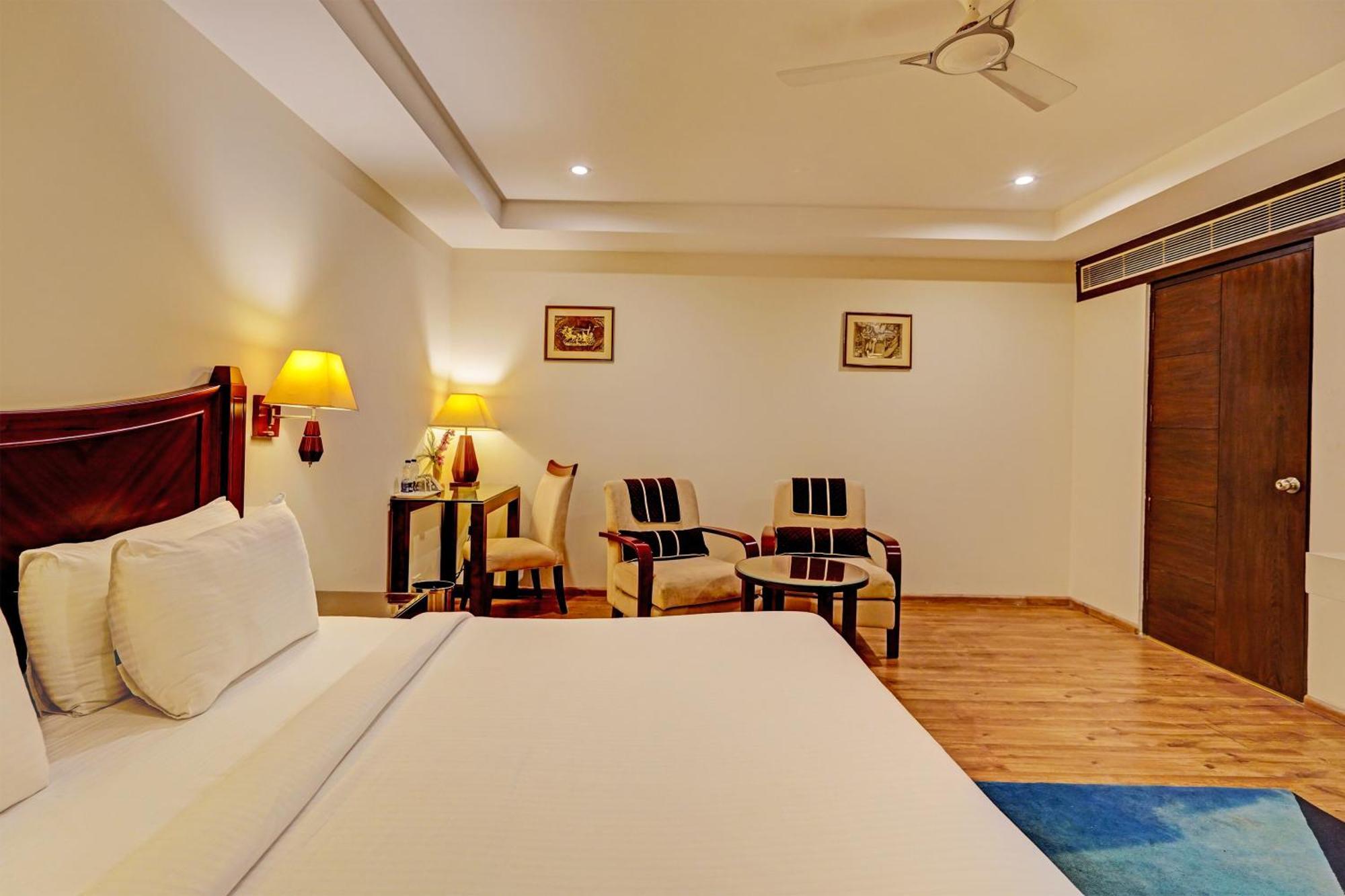 Hotel Marina Near Igi Airport Delhi Új-Delhi Kültér fotó