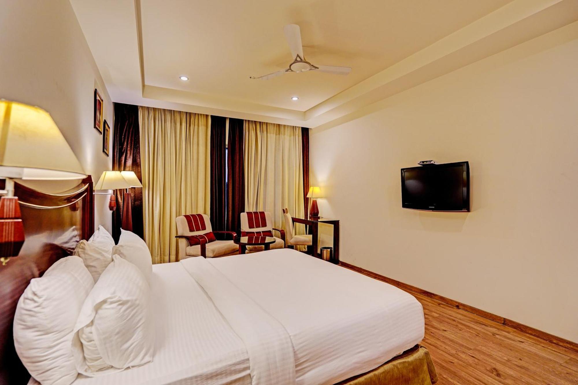 Hotel Marina Near Igi Airport Delhi Új-Delhi Kültér fotó